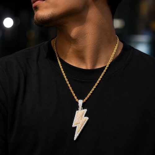 Collana con ciondolo fulmine