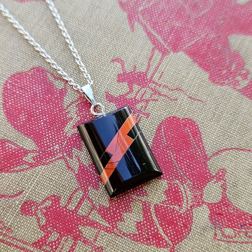 Collana con ciondolo