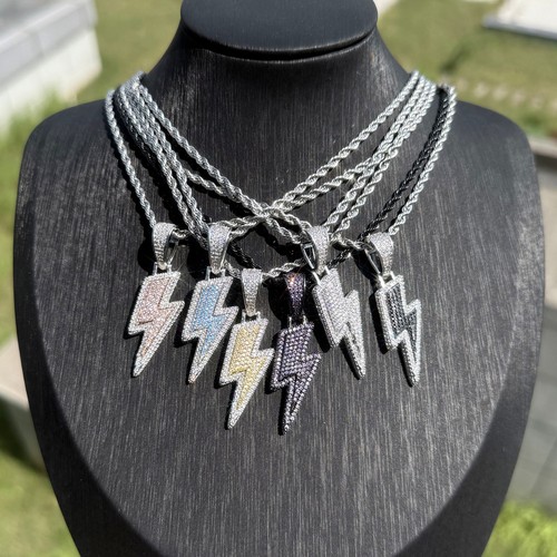 Collana con ciondolo fulmine